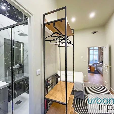 Apartment Urban Flat 188 - Sublime 4 Bedroom In Paris